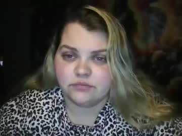 Hazeleyez97 Chaturbate stream image from November 25, 2025
