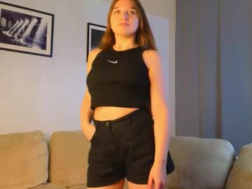 Julliacats Chaturbate stream image from November 25, 2025