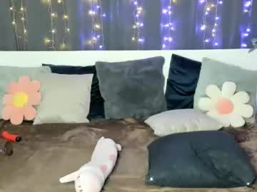 Emilyreeed Chaturbate stream image from November 25, 2025