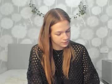 Velvetrisque Chaturbate stream image from November 25, 2025