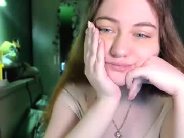 Cutemivi Chaturbate stream image from November 25, 2025