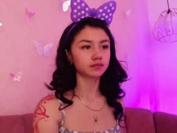 April_Bennett Chaturbate stream image from November 25, 2025