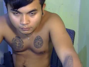 Hunkyzeus Chaturbate stream image from November 25, 2025
