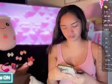 Nicolecellini Chaturbate stream image from November 25, 2025