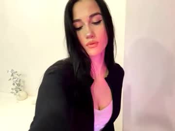 Ivoryhochstine Chaturbate stream image from November 25, 2025