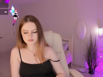 Milanamoons Chaturbate stream image from November 25, 2025
