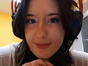Alisafelber Chaturbate stream image from November 25, 2025