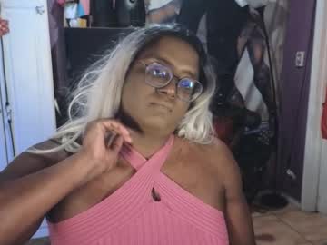 Naomifux Chaturbate stream image from November 25, 2025