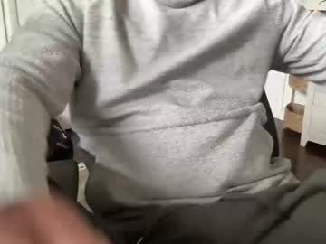 Rungriff2323 Chaturbate stream image from November 25, 2025