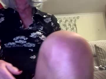 Chrissiebitch70744 Chaturbate stream image from November 25, 2025