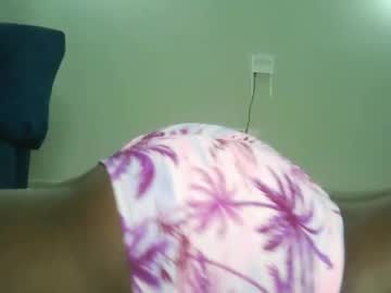 Dollzues Chaturbate stream image from November 25, 2025