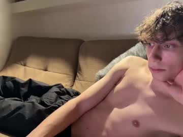 Wheremydaydream Chaturbate stream image from November 25, 2025