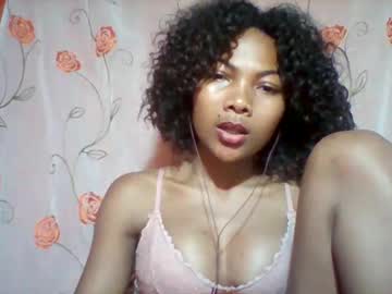 Lyndah19 Chaturbate stream image from November 25, 2025