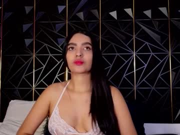 Bunnytinaa Chaturbate stream image from November 25, 2025
