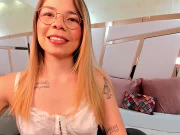 Helen_Shanon Chaturbate stream image from November 25, 2025