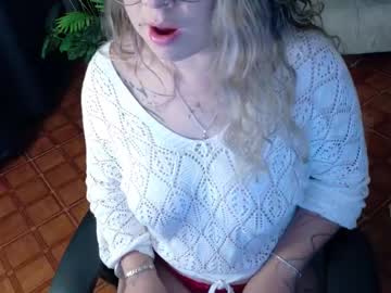 Macarenasilva Chaturbate stream image from November 25, 2025