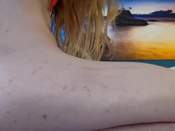 Noelqt Chaturbate stream image from November 25, 2025