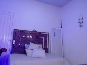 Zaracollinx Chaturbate stream image from November 26, 2025