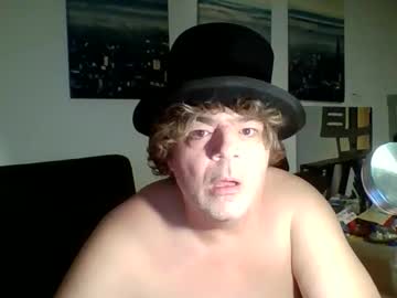 Lesbenmann Chaturbate stream image from November 26, 2025