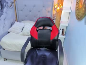 Meganzarick Chaturbate stream image from November 26, 2025
