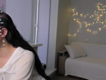 Beatricemoonlight Chaturbate stream image from November 26, 2025