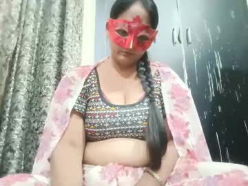 Luxyrywife Chaturbate stream image from November 26, 2025