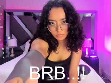 Elenacortez Chaturbate stream image from November 26, 2025
