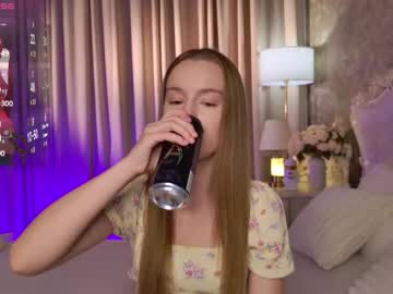 Lucyshaw Chaturbate stream image from November 26, 2025