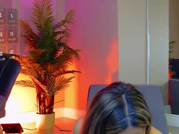 Avrillcyrux Chaturbate stream image from November 26, 2025