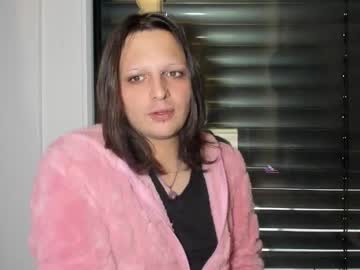 Qwst4r Chaturbate stream image from November 26, 2025