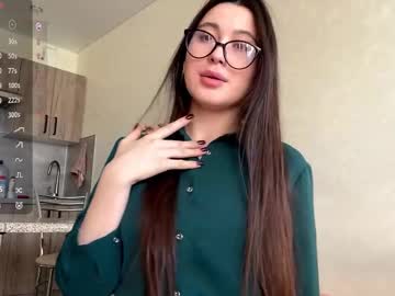 Edwinafenney Chaturbate stream image from November 26, 2025