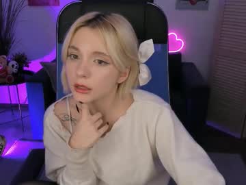 Aurorawrenfield Chaturbate stream image from November 26, 2025