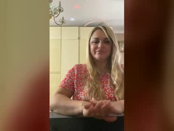 Selviana Chaturbate stream image from November 26, 2025