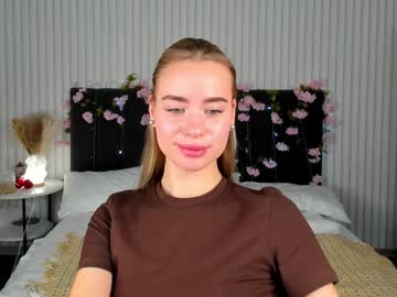 Bella_Crave Chaturbate stream image from November 26, 2025