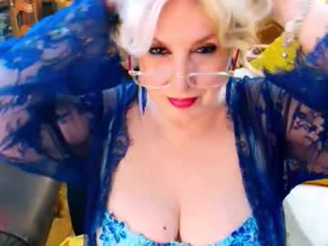 Carmenrossi Chaturbate stream image from November 26, 2025