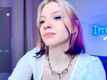 Arielabradberry Chaturbate stream image from November 26, 2025