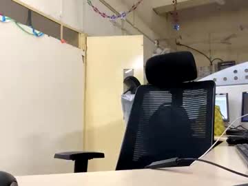 Bighandsomesatisfy Chaturbate stream image from November 26, 2025