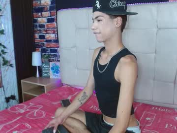Maverickhotson303av Chaturbate stream image from November 26, 2025