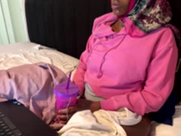 Sheliaaverette Chaturbate stream image from November 26, 2025