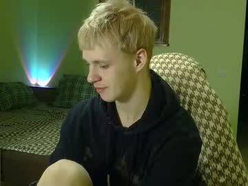 Timkinky Chaturbate stream image from November 26, 2025