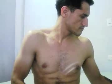 Jhonduglas Chaturbate stream image from November 27, 2025