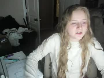 Southerbunny Chaturbate stream image from November 27, 2025