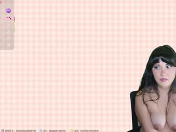 Manicmomo Chaturbate stream image from November 27, 2025