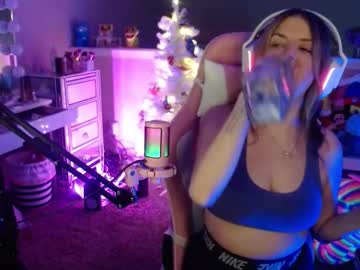 Britneyskylarx Chaturbate stream image from November 27, 2025