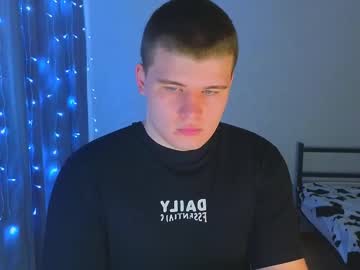 Kittenmur Chaturbate stream image from November 27, 2025