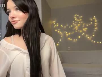 Beatricemoonlight Chaturbate stream image from November 27, 2025