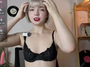 Me1inmonro Chaturbate stream image from November 27, 2025
