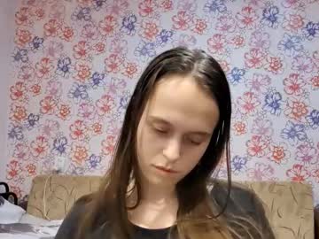 Roseannehensle Chaturbate stream image from November 27, 2025