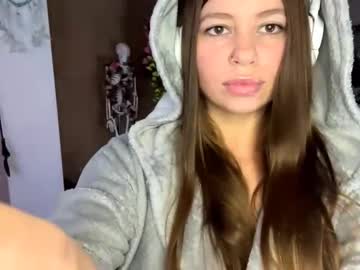 Meelessenberry Chaturbate stream image from November 27, 2025