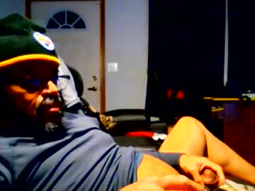 Beef69dog Chaturbate stream image from November 27, 2025